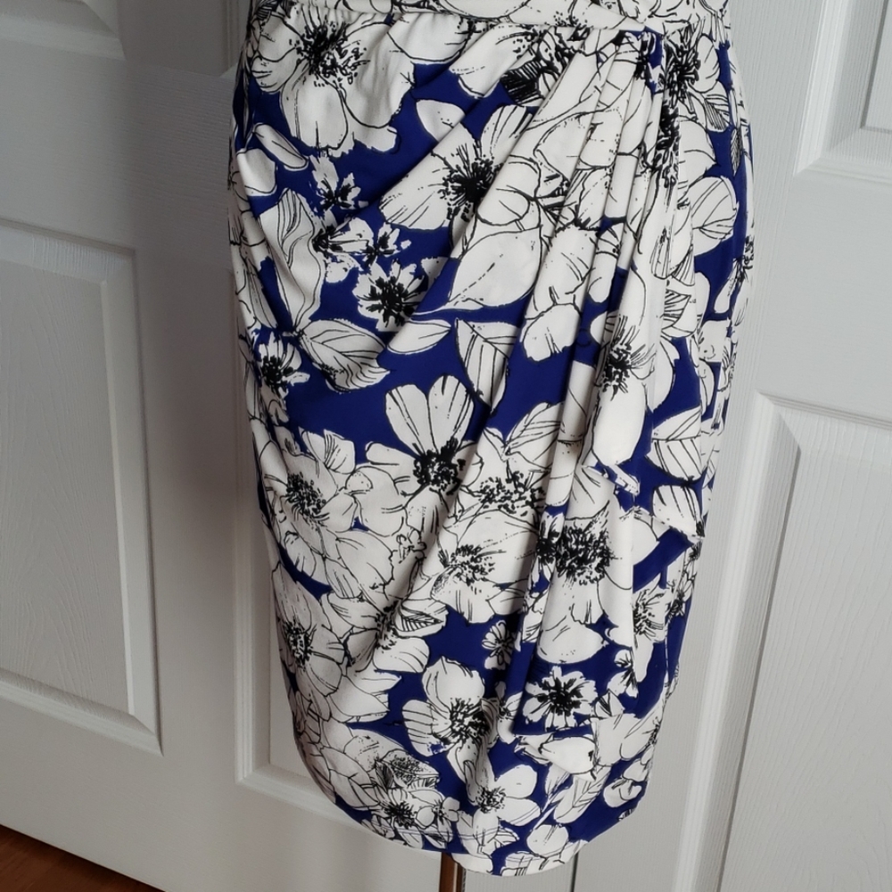 Dress - Picture 2 of 5
